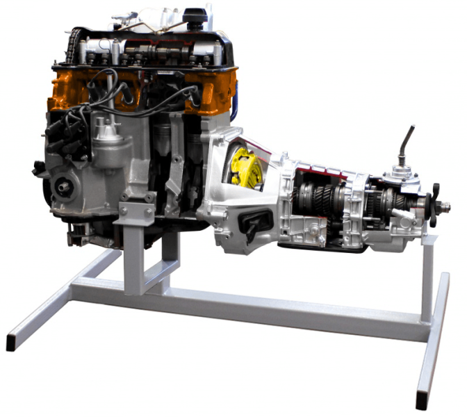 موتور با برش مقطعی VAZ 2101-07 همراه با متعلقات کلاچ و گیربکس (یونیت‌های دارای برش مقطعی)
